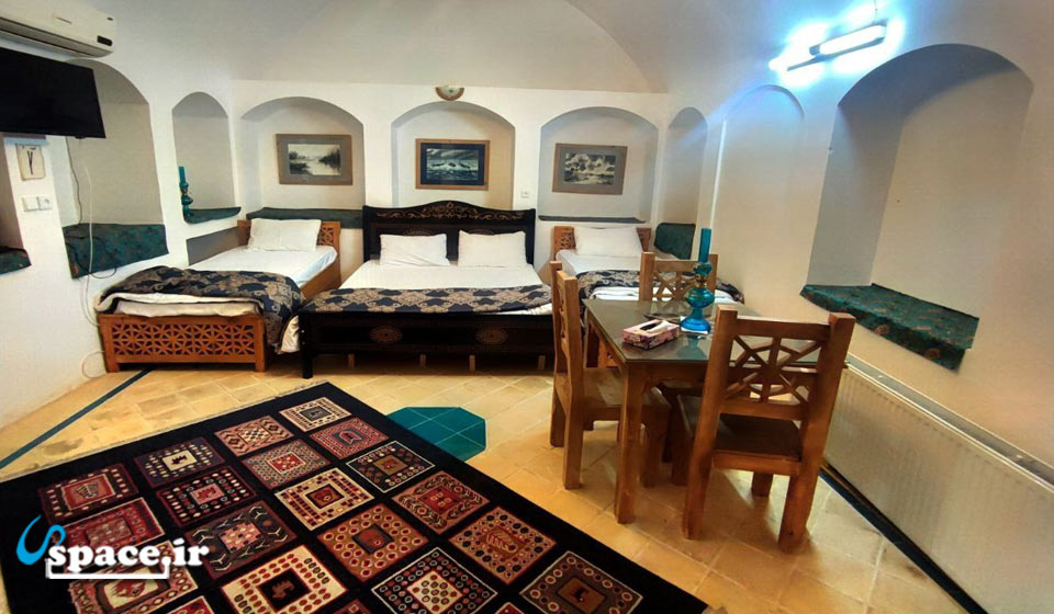 نمای داخلی اتاق 4  تخته هتل سنتی خادمی - اصفهان