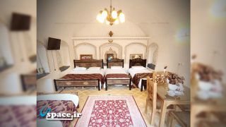 نمای داخلی اتاق 5  تخته هتل سنتی خادمی - اصفهان